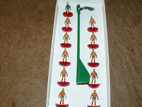 Squadra lecce retro subbuteo - lecce,